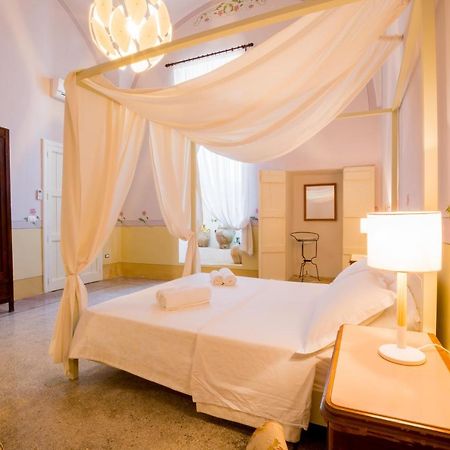 Palazzo Ashian Bed and Breakfast Acquarica del Capo Εξωτερικό φωτογραφία