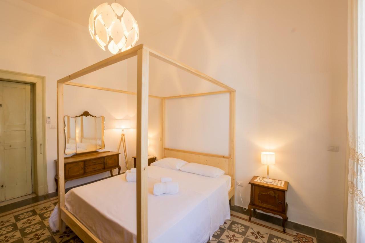 Palazzo Ashian Bed and Breakfast Acquarica del Capo Εξωτερικό φωτογραφία