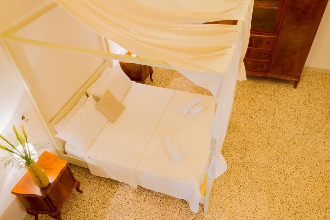 Palazzo Ashian Bed and Breakfast Acquarica del Capo Εξωτερικό φωτογραφία
