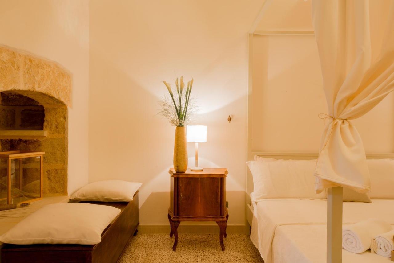Palazzo Ashian Bed and Breakfast Acquarica del Capo Εξωτερικό φωτογραφία